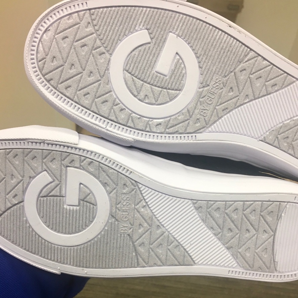 Sneakers - Picture 3 of 6